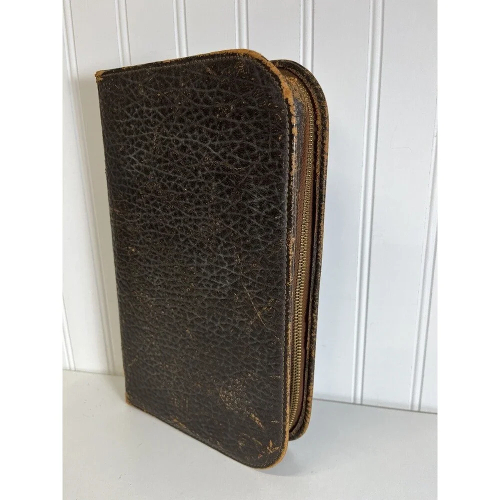 Vintage Mens Leather Travel Toiletry Kit. 8 Pieces Inc. Mirror w/Stand, Brushes
